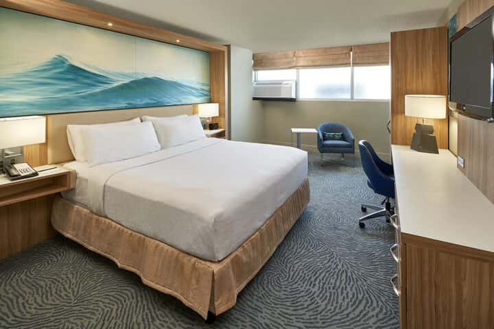 Room 2 of 93