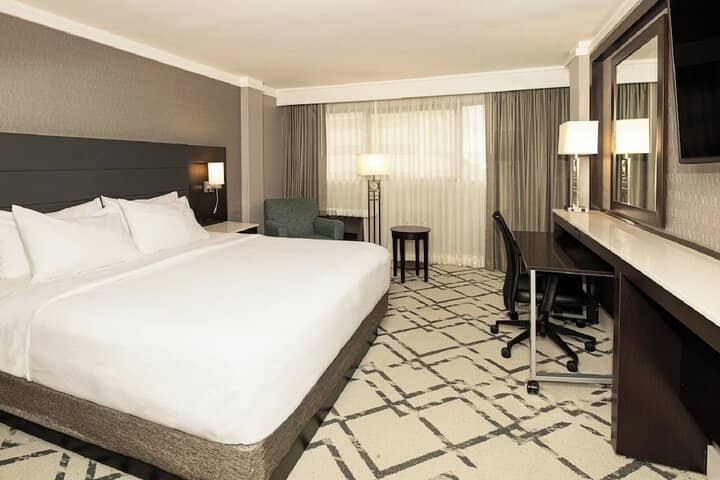 Room 13 of 90
