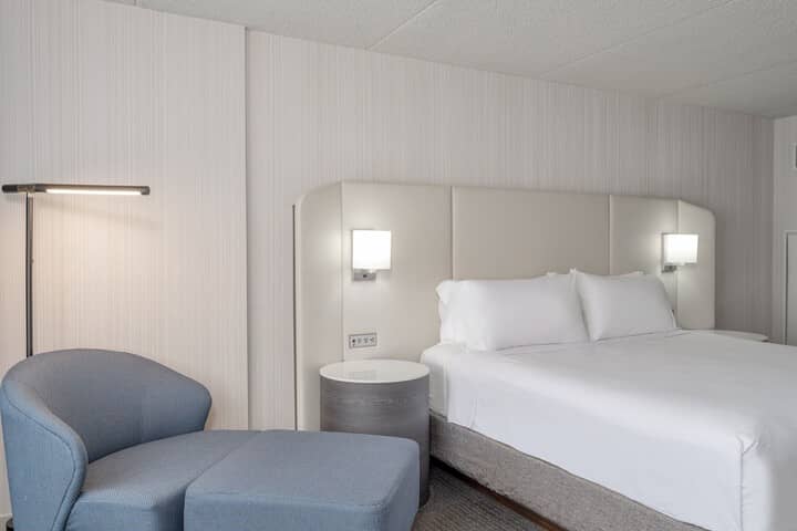 Room 6 of 53