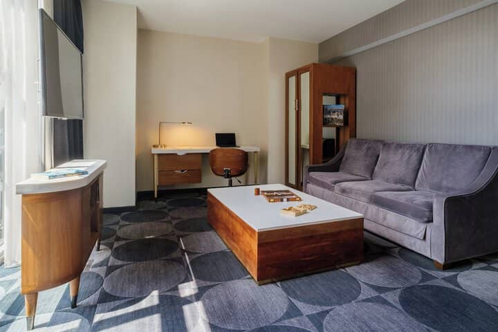 Room 30 of 134